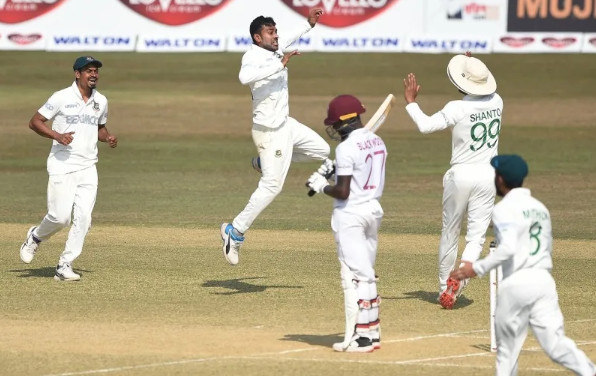 টাইগারদের বোলিংয়ের তান্ডবে চরম বিপর্যয়য়ে ওয়েস্ট ইন্ডিজ, দেখেনিন সর্বশেষ ফলাফল