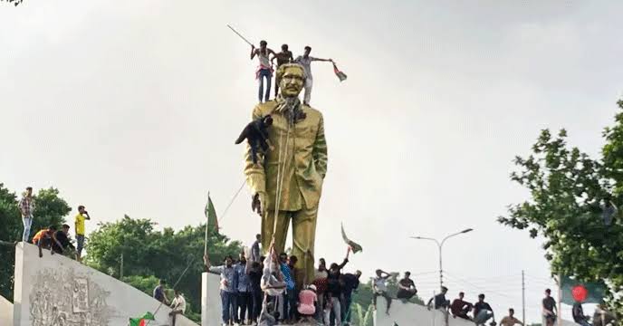 বঙ্গবন্ধুর ভাস্কর্য ভাঙ্গা ছাত্রদের কঠিন বিচার করা হবে