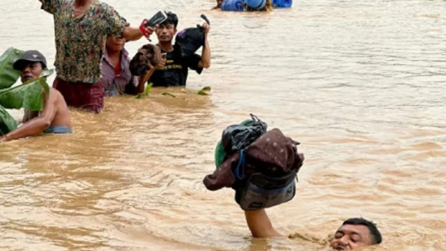 ভয়াবহ বন্যায় ও ভূমিধসে ৪০০ মানুষের প্রাণহীন