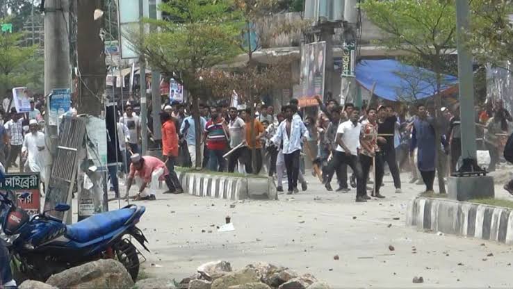 আওয়ামী লীগের দুই পক্ষের মধ্যে ভয়াবহ সংঘর্ষ, ৩০ জন হাসপাতালে ভর্তি