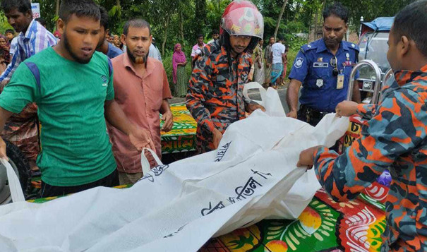 মর্মান্তিক সড়ক দুর্ঘটনায় ১৬ জনের প্রাণহানি