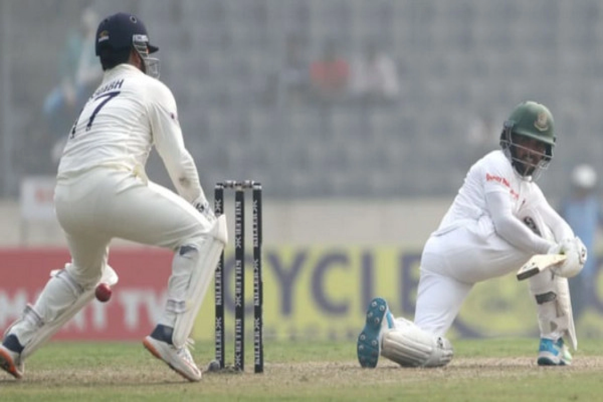 টানা দুই উইকেট হারিয়ে হতাশ বাংলাদেশ, দেখুন সর্বশেষ স্কোর