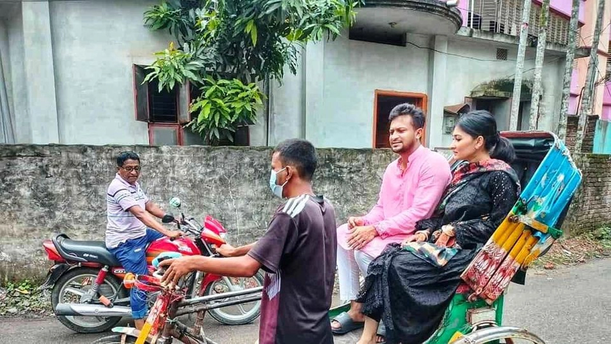 নিজ শহরে রিক্সা করে কোথায় যাচ্ছেন সাকিব-শিশির