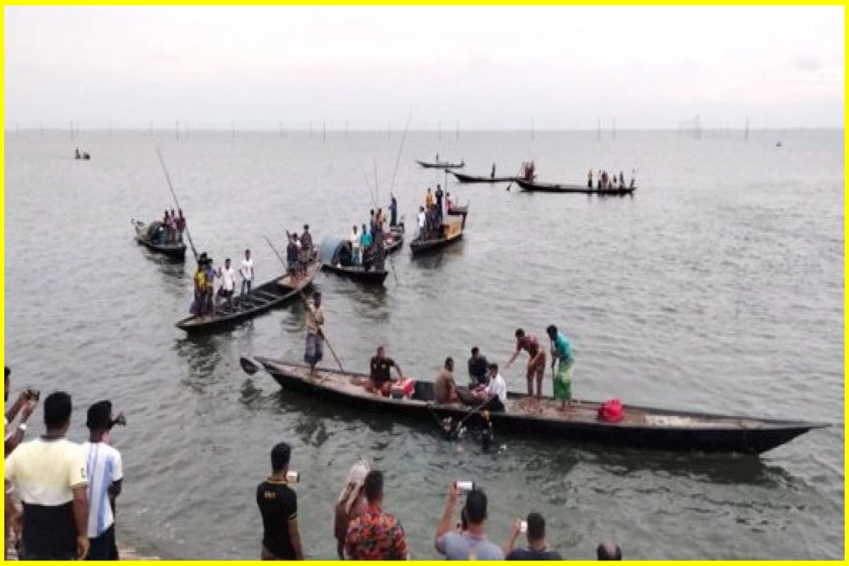 এই মাত্র পাওয়া ; স্রোতের কবলে পড়ে ৩ খেলোয়াড়কে উদ্ধার করা সম্ভব হলেও এখনও নিখোঁজ ২ জন