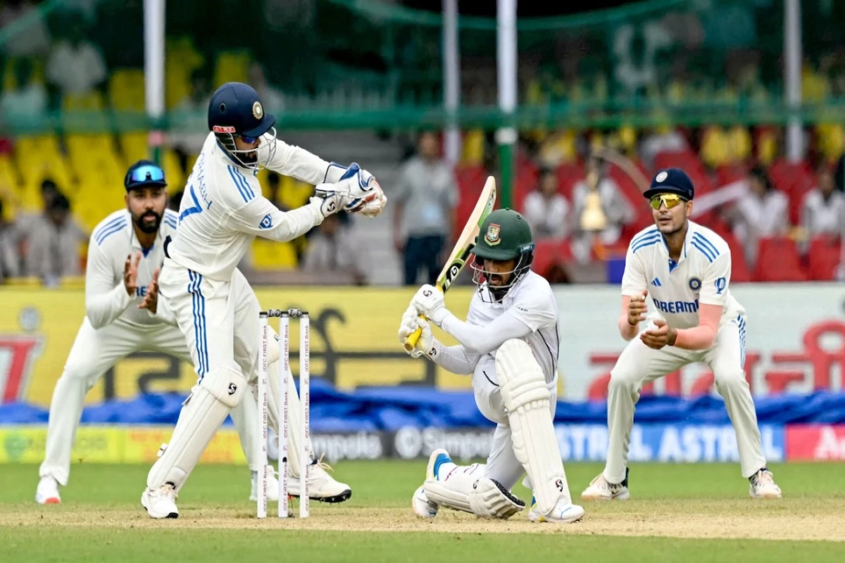 বাংলাদেশ ভারত হাইভোল্টেজ ম্যাচে চোখ রাঙাচ্ছে বৃষ্টি