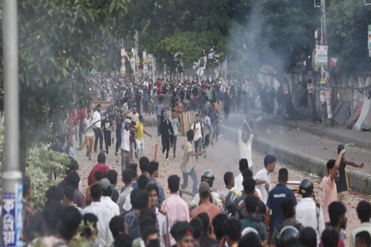 ব্রেকিং নিউজ ; ভয়াবহ সং'ঘ'র্ষে অন্তত ১৫ জনের মৃত্যু