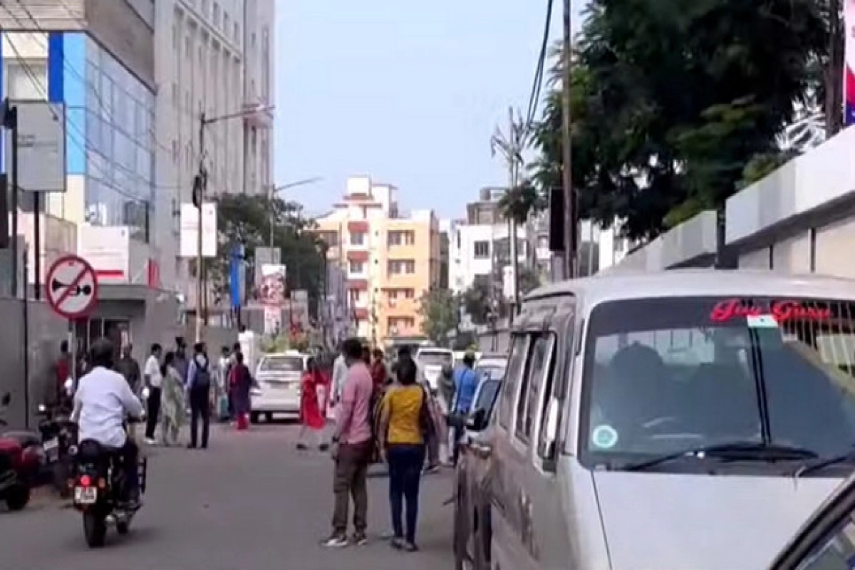 ব্রেকিং নিউজ ; বাংলাদেশি রোগী না যাওয়ায় কলকাতাজুড়ে ব্যাপক হাহাকার!