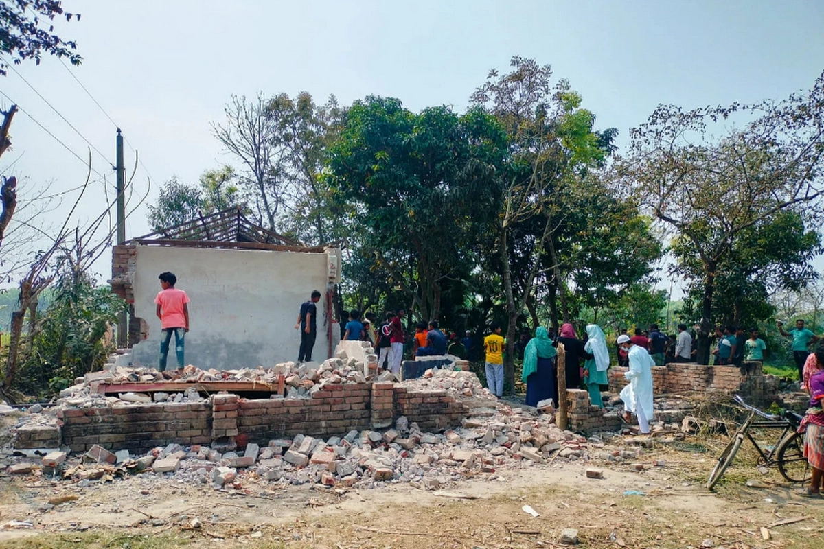 আছিয়ার বোনের বাড়িতে আবারও ভাঙচুর, মালপত্র লুটপাট